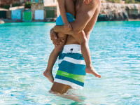 Wavebreaker Badeshort türkis/weiss Wavebreaker Badeshort türkis/weiss